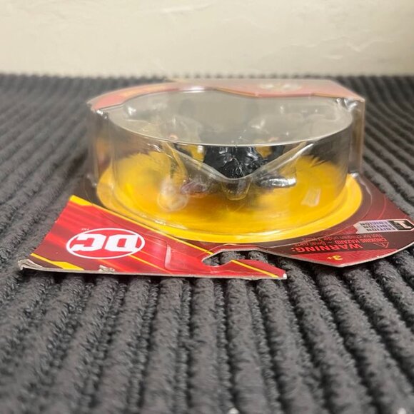 DC Comics Dark Flash Action Figure – 4” w/ 2 Accessories – The Flash Movie Toy - Picture 5 of 7